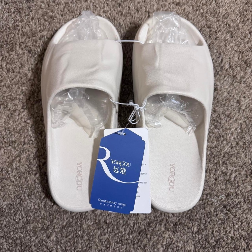 YORGOU Womens Off-White Slides Geometric Tread EU 35-36 NEW